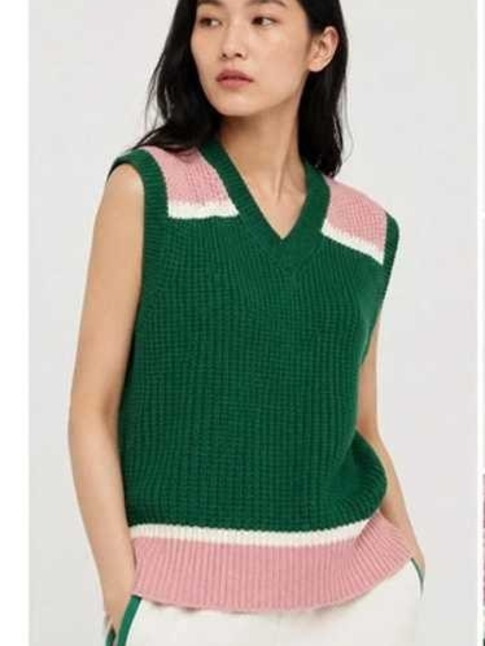 Marni X Uniqlo Green Knit V-Neck Sleeveless Sweater with Pink and White XS Wool